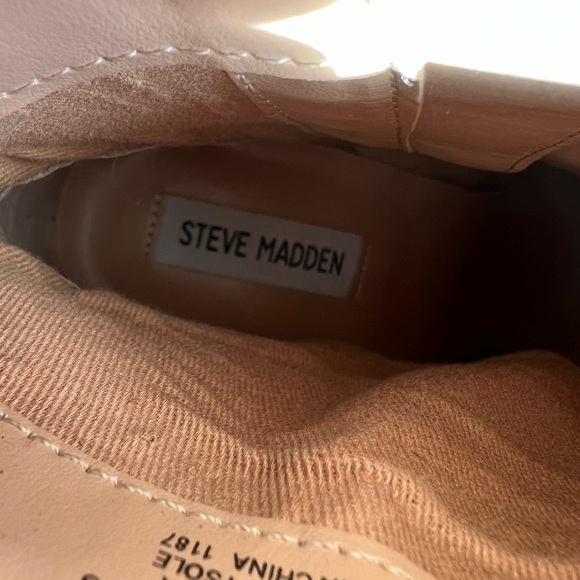 Faux animal print Steve Madden heel booty - Picture 2 of 4